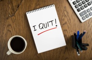 Ibimenyetso bikwereka ko ukeneye gusezera akazi