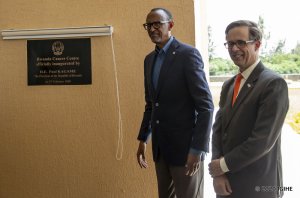Perezida Kagame yahawe igihembo cyo kuba indashyikirwa mu kurwanya Kanseri