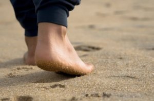 Niba utagendesha ibirenge byawe mu mucanga waracikanwe 