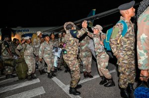 Abasirikare 249 ba Afurika y'Epfo bavuye muri RDC bageze iwabo