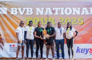 Beach Volleyball: Ikipe ya Munezero n'iya Paul Akan yongeye kwegukana ibikombe