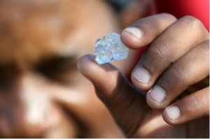 Ba baturage bo muri Afurika y'Epfo bacukuraga amabuye bazi ko ari Diyama babwiwe ko atari yo