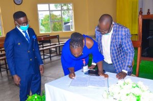 Umunyamakuru MC Hero n'Umukunzi we Ruth bateye indi ntambwe ikomeye mu rukundo rwabo rumaze imyaka 20 [AMAFOTO]