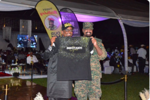 Lt Gen Muhoozi yashimiye byihariye Intore Masamba wasusurukije abitabiriye ibirori by'isabukuru ye
