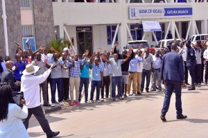 IFOTO Y'UMUNSI:Perezida Museveni yagarutse mu Rwanda mu dukoryo twinshi