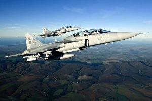 Indege z'intambara 6 gusa nizo zikora, South African Air Force igeze aharindimuka