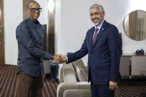Perezida Kagame yaganiriye n'umuyobozi wa AfDB ku bufatanye mu iterambere