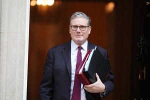 Minisitiri w'Intebe Starmer yabwiwe ko ikosa rikomeye yakoze ari ukwikura mu masezerano n'u Rwanda