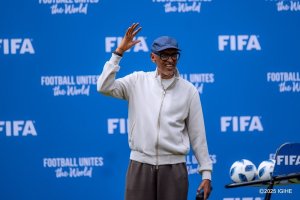 Perezida Kagame yashimye umusanzu wa ‘FIFA Forward' muri siporo y'u Rwanda
