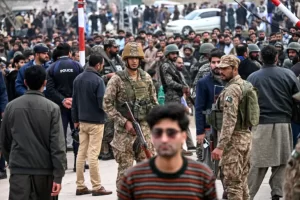 Ntiharamenyekana abari inyuma y'igitero cyagabwe aho abantu basengeraga muri Pakistan kigahitana benshi