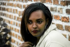 Ese Umusore aba akeneye gukorana imibonano mpuzabitsina gusa? Yvette wo muri Filimi asobanuro ku baryamana batarashakana[AMAFOTO+VIDEO]