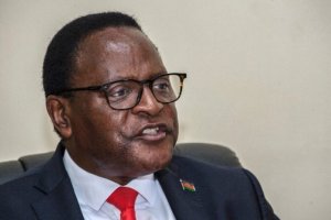 Perezida mushya wa Malawi akigera ku buyobozi yahise asaba abaturage bose gufata iminsi 3 batarya batanywa ashyiraho n'umunsi wo gushima Imana
