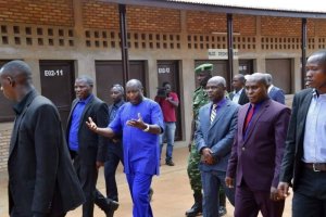 Burundi: Abagabo 3 bakatiwe imyaka 30 bazira gutera amabuye imodoka ya Perezida Ndayishimiye