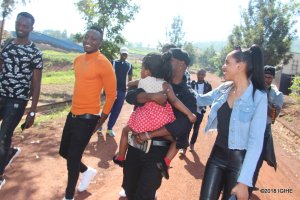 Sharifa wari umugore wa Jay Polly yambitswe impeta n'undi musore