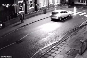 Umushoferi yagonze umugenzi ari kwambukiranya umuhanda ariruka nyuma amenya ko ari sebukwe