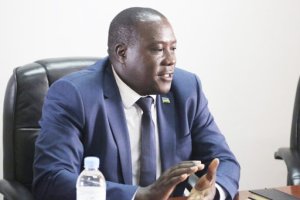 "Ingo zahinduwe utubari nazo turaza kuzifunga"-Minisitiri Gatabazi