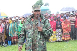 Perezida Kagame yazamuye mu mapeti Col Muhizi Pascal