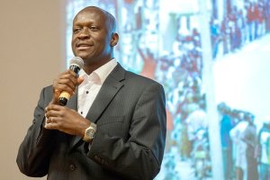 Hon Dr. Habineza Frank mu banyapolitiki bifurije iruhuko ridashira Amb.Habineza Joseph wahitanwe n'Uburwayi