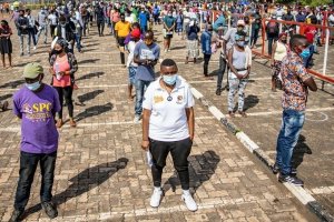 Kigali: Kwikingiza Covid-19 ku bafite imyaka igeze kuri 18 byatangiye ku bwitabire bwo hejuru