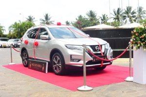 Mutesi Jolly yatangaje akayabo n'imodoka ihenze cyane bizahabwa uzegukana Miss East Africa2021