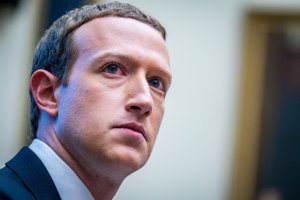 Mark Zuckerberg uyobora Facebook yasabye imbazi nyuma y'igihombo cya miliyari 4.4 z'amapound 