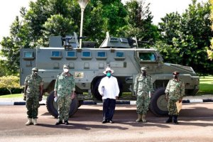 Uganda yamuritse igifaru cy'intambara yikoreye [AMAFOTO]