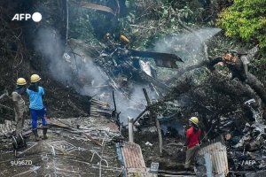 Umugaba w'ingabo z'Ubuhinde n'abandi bantu 13 barimo umugore we bahitanwe n'impanuka ya kajugujugu