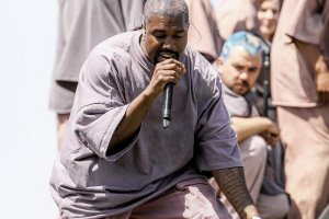 Kanye West arashaka guhindura inyubako ze zose insengero ntagire aho kuba umwaka wose