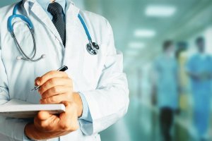 Yigize umuganga w'abagore kugira ngo ajye arunguruka imyanya y'ibanga yabo none agiye kubizira