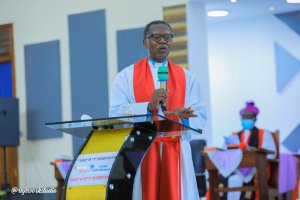 Turambiwe kureba 'Pornographie' munzu y'Imana Rev Past Rutayisire abwira abakobwa