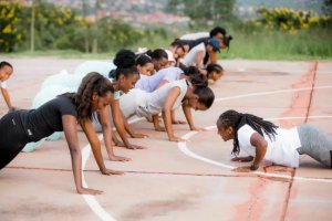 Mukansanga Salima uheruka guca agahigo muri AFCON2021 yakoranye siporo n'abakobwa bari muri Miss Rwanda 2022 [AMAFOTO]