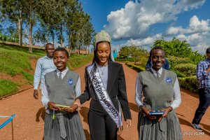 Yahereye ku rugo!!! Miss Muheto yasuye bwa mbere ‘FAWE Girls School Gahini' yizeho (AMAFOTO)