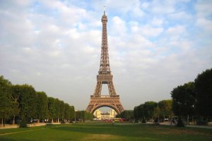 Ibyo wamenya kuri "Tour d'Eiffel" umunara muremure urimbisha umujyi wa Paris