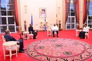 Mu ruzinduko rw'amateka Perezida Kagame na Museveni baganiriye ku mubano w'ibihugu byombi