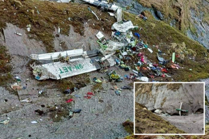 Nepal: Indege yari itwaye abagenzi 20 yakoreye impanuka ku musozi [AMAFOTO]