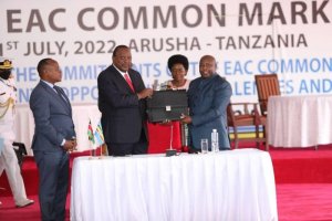 Perezida NDAYISHIMIYE yahawe inshingano zo kuyobora Umuryango wa EAC