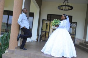 Yashyingiranwe n'umunyeshuri yigishije akamubwira ko nasoza amashuri azamugira umugore