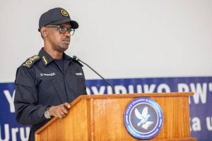Umuyobozi mukuru wa Polisi y'u Rwanda yibukije abasindira mu ruhame ikibategereje
