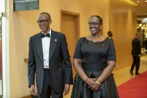 Perezida Kagame yakoresheje amagambo yihariye mu kwifuriza umufasha we isabukuru 