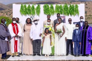 Umukobwa wa Perezida Museveni n'umugabo we bizihije isabukuru y'imyaka 20 bamaze babana [AMAFOTO]