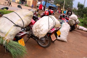 Kigali:Hafashwe Moto 80 zitwaye imizigo irengeje ubushobozi bwazo