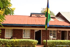 Kayonza:Umugabo yafashwe amaze gusambanya abana babiri yisobanura mu buryo butangaje