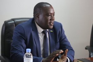 Gatabazi JMV ntakiri Minisitiri w'Ubutegetsi bw'Igihugu
