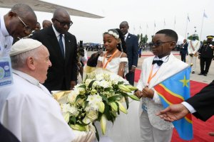 Papa Francis yamaze kugera I Kinshasa [AMAFOTO]