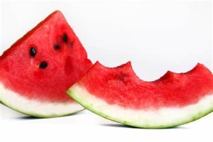Dore ibyiza n'akamoro utari uzi byo kurya imbuto za Watermelon