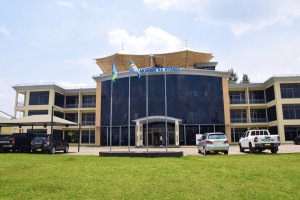 Urukiko rwarekuye abakozi ba Nyanza na Gisagara bashinjwaga ibyaha birimo guhombya leta