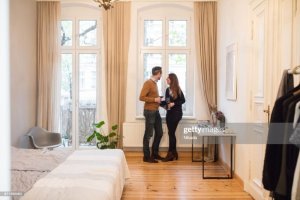 Menya ibyo ukwiye kwitondera mbere yo kwambarira ubusa umusore mukundana