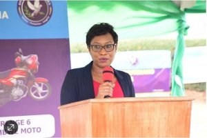 Minisitiri Bayisenge yavuze ku kababaro aterwa n'Abagore babaswe n'ubusinzi