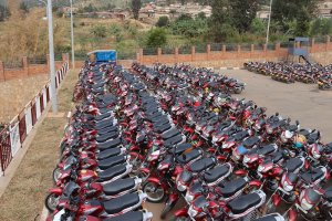 Rugikubita Polisi yafashe ibinyabiziga 203 bitacanye amatara ku manywa