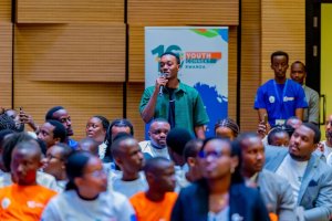 Producer Element yagiriye inama urubyiruko rwitabiriye YouthConnekt